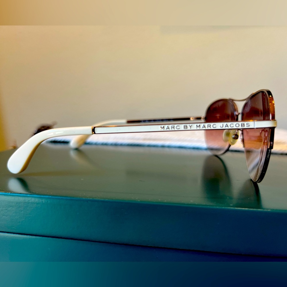 Marc Jacobs aviators